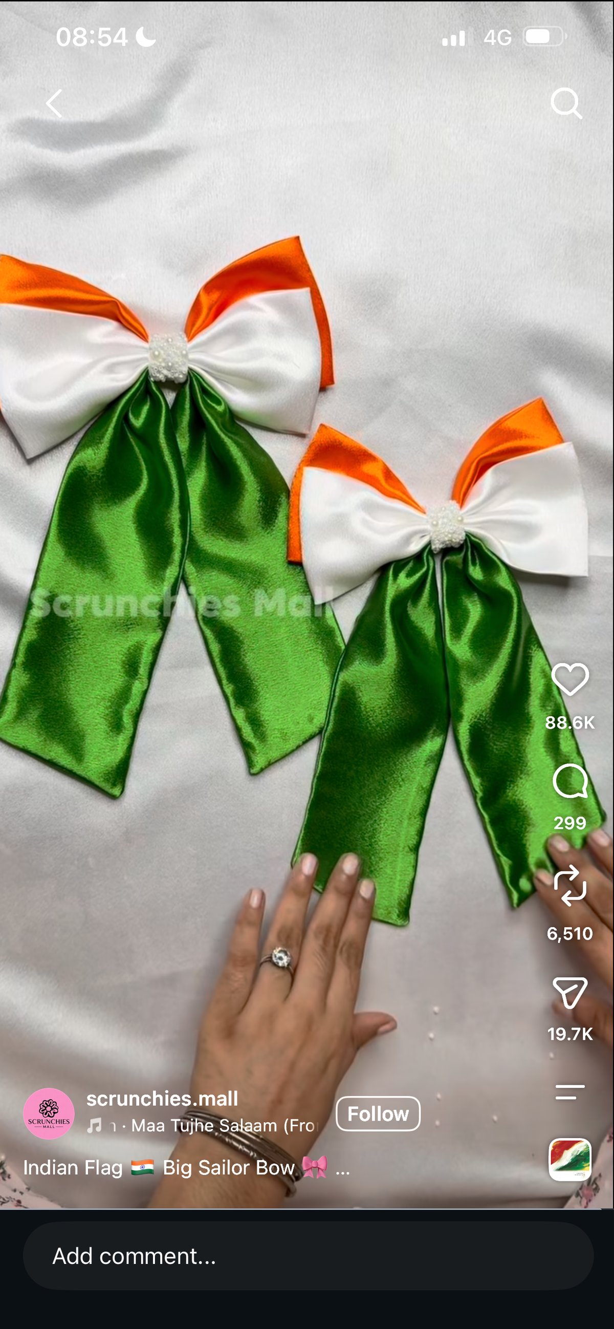 HANGING BOWS