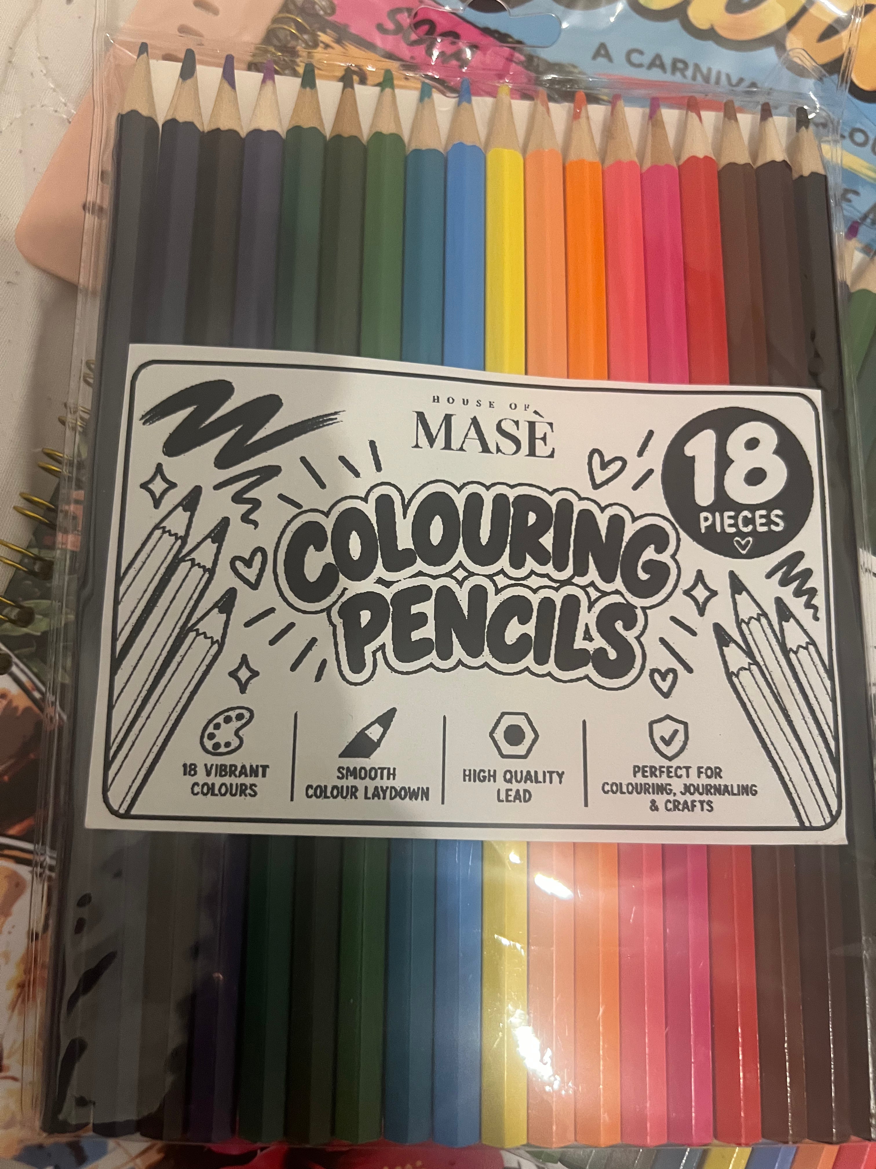 18 Colouring Pencils